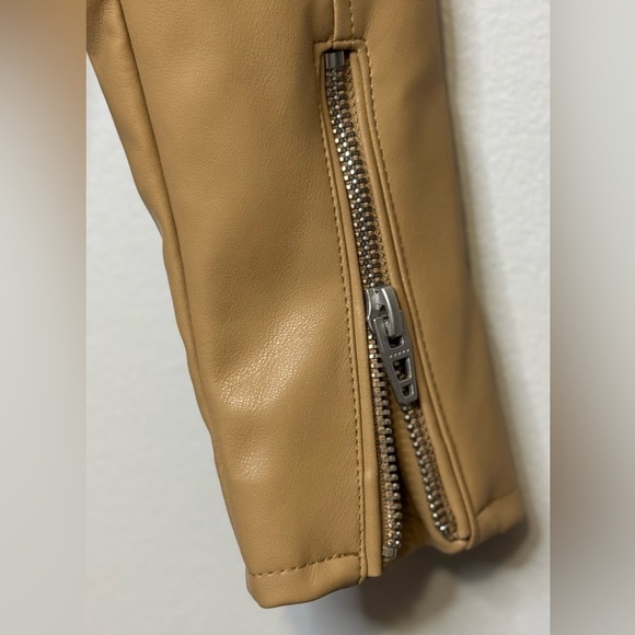 NEW BLANKNYC Women’s Faux Leather Tan Bomber Moto Jacket Removable Hood Size S - Picture 13 of 16